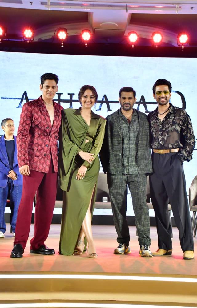 Witness the unforgettable moments from the Dahaad trailer launch event. 
